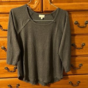 Wonder Round Hem Crew